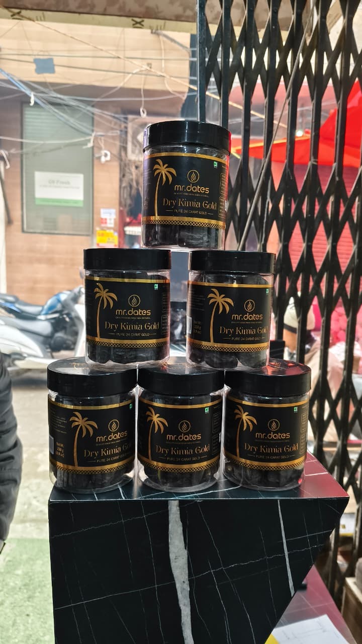 Mr. Bottle Dates 250g Bottle Pack