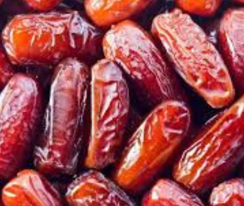 Amazing Health Benefits of Eating Dry Dates in Milk Daily